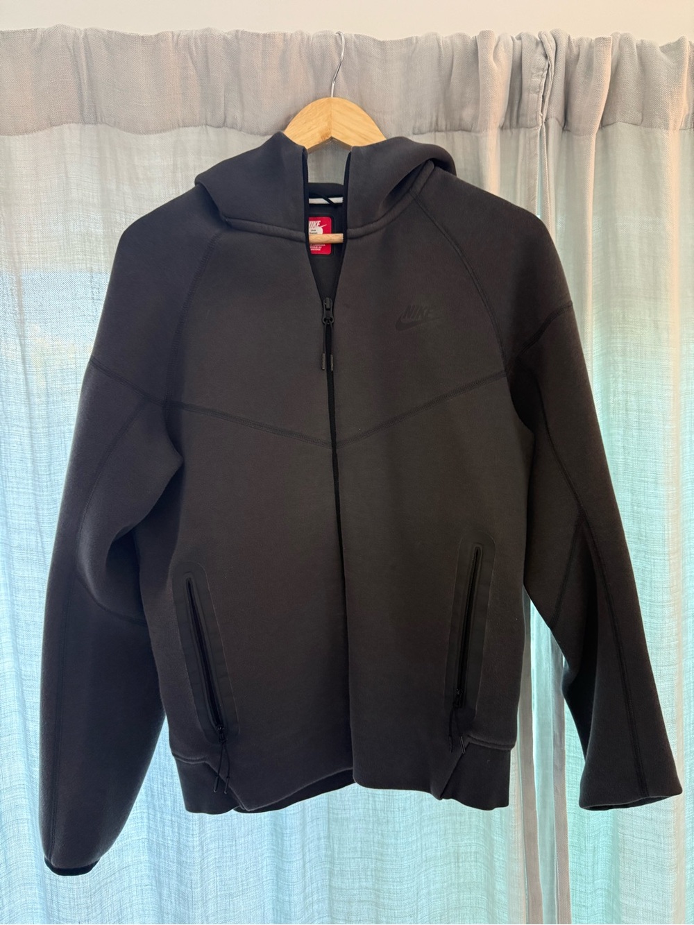 Nike Tech Men's Charcoal Gray Full‑Zip Hooded Jacket - Picture 2 of 6